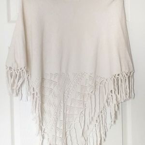 π 2 / $20 Jacqueline de Yong poncho